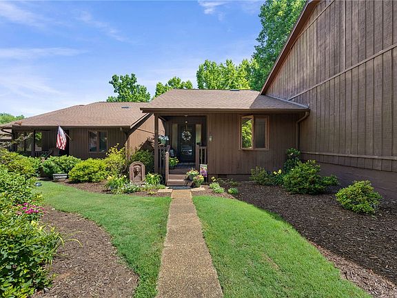 2nd image of 15 Creekside Way