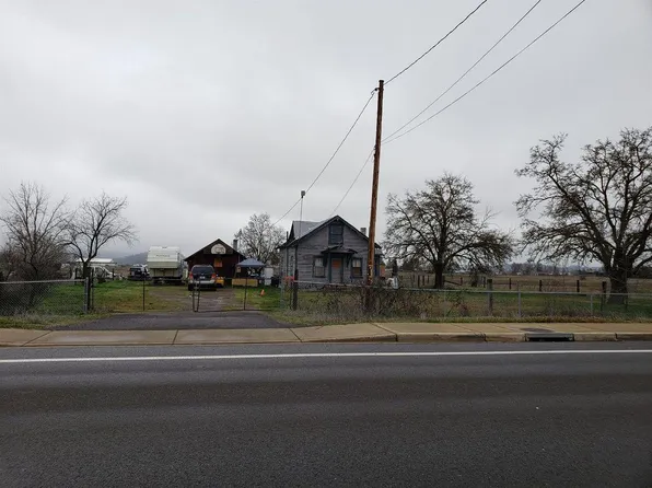 3735 Avenue H, White City, OR 97503