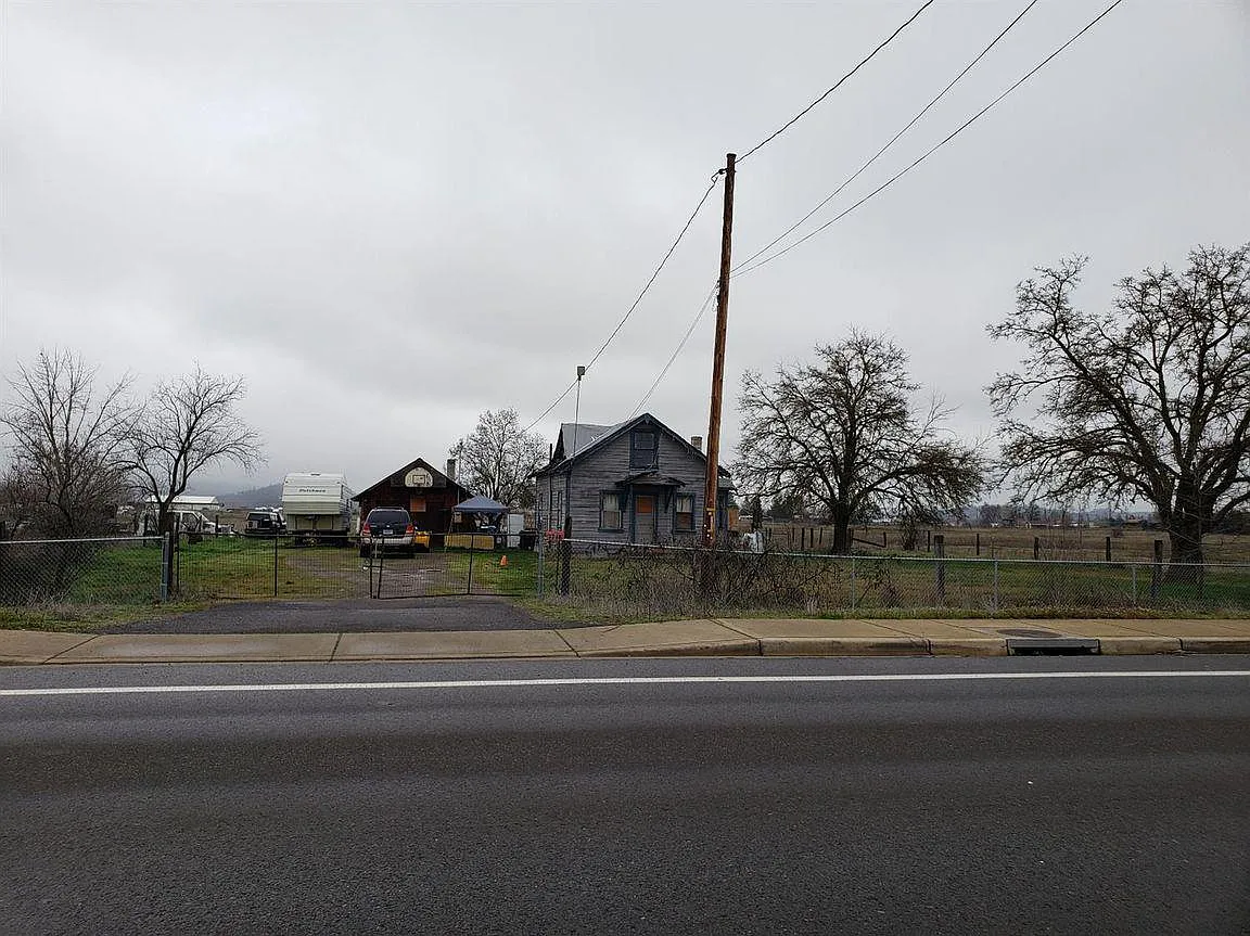 3735 Avenue H photo 1