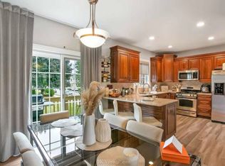 146 Kimball St, Elgin, IL 60120