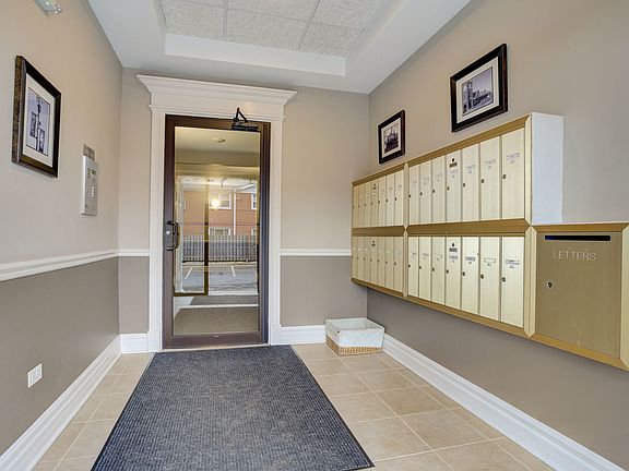 4th image of 245 W Johnson St Unit 304