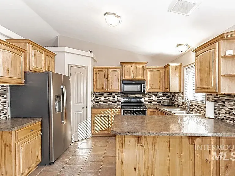 2221 S Frontier Dr — Photo 7
