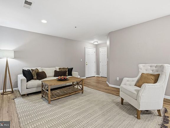 4th image of 604 Churchill Rd APT I