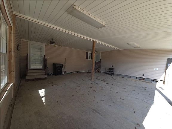 4th image of 21137 1057th Hwy
