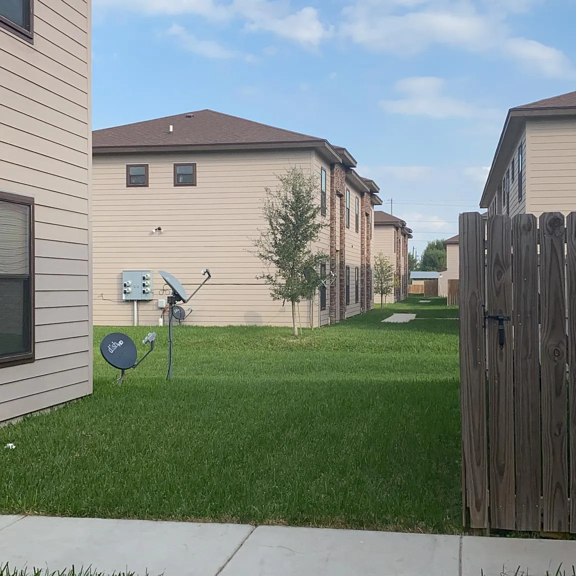 1112 Eisenhower St — Photo 4