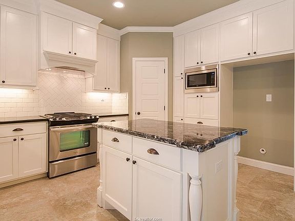 5th image of 2181 Chestnut Oak Cir