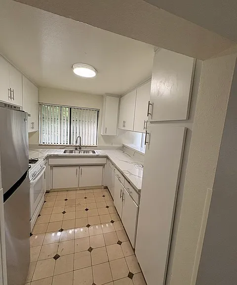 9129 Tobias Ave #212 — Photo 18