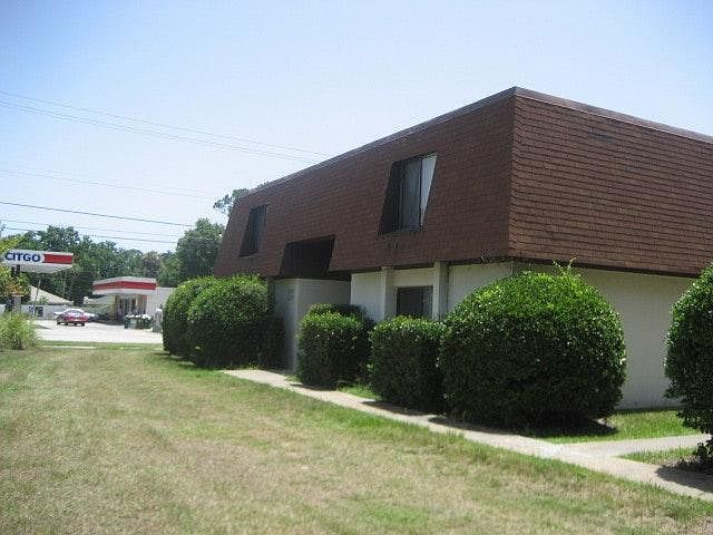 2nd image of 575 Flomich St