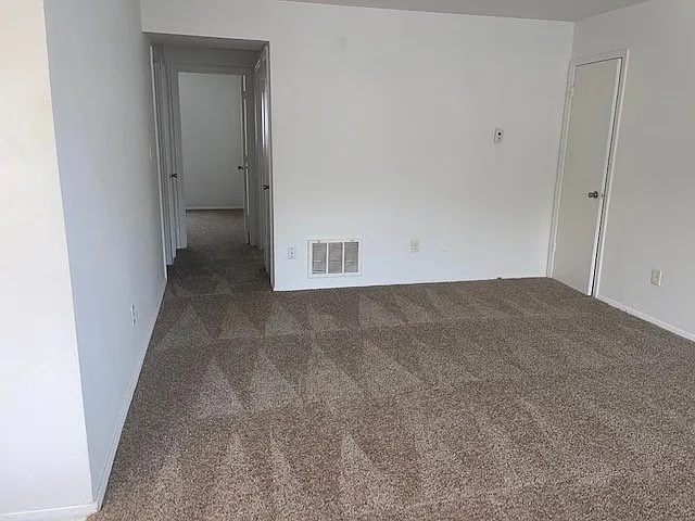 Webster Court Apartments — Photo 13