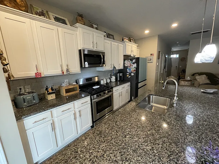 Kitchen - view 2