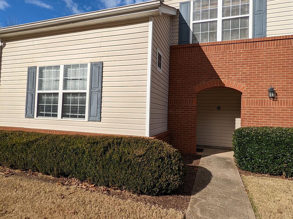 1st image of 665 Bedford Ct