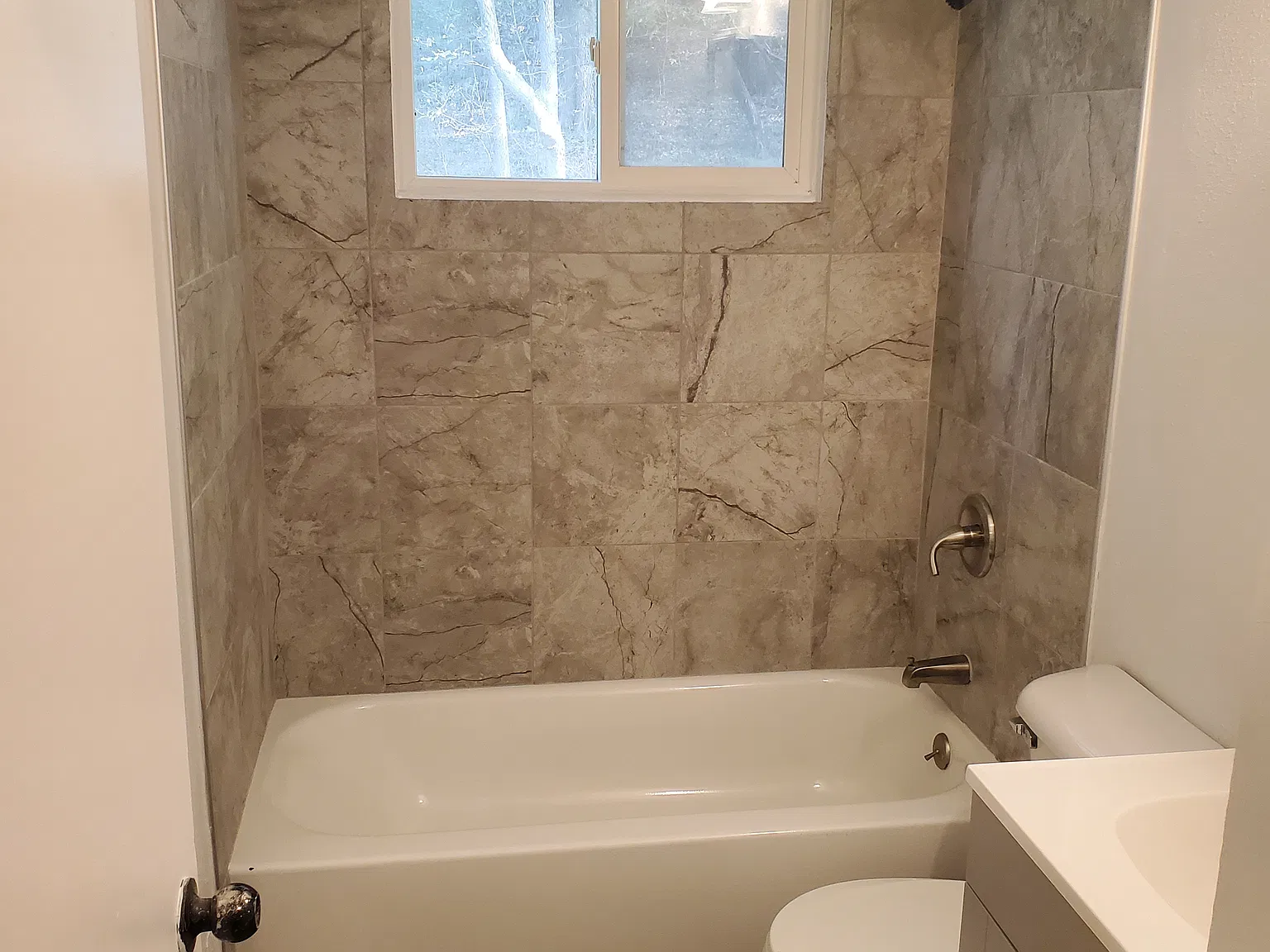 3 bed, 1.5 bath, 1000 sqft, $1,450 — Photo 4