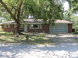 200 Davis St, Blackwater, MO 65322