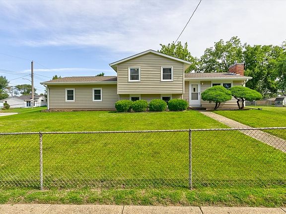 2nd image of 3932 E Douglas Ave