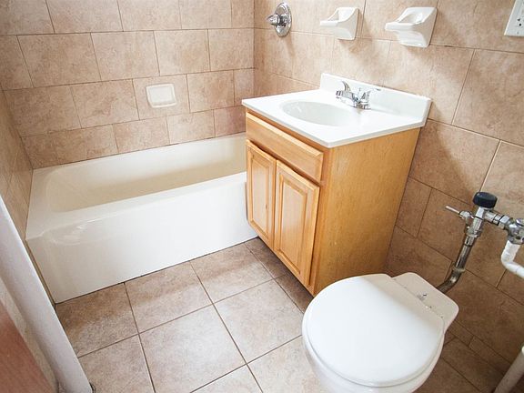 005_1825_Summerfield_st._c1_(5_of_14)