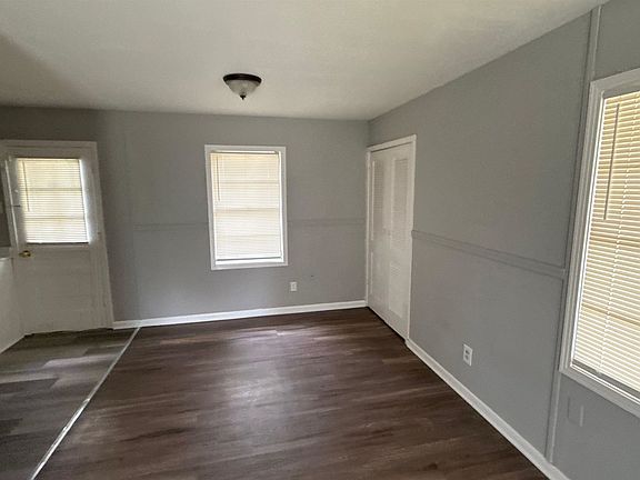5th image of 640 Leacrest Ave