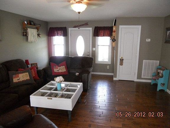 4th image of 113 Bradford Pear Ln