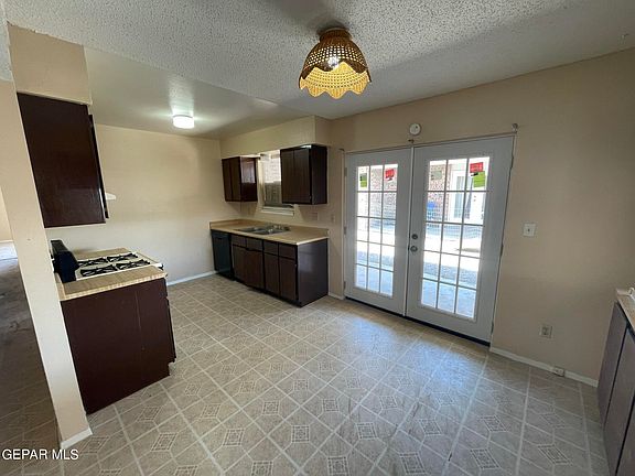 3rd image of 2849 Beachcomber Dr #B