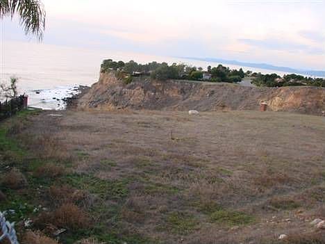 4th image of 11 Marguerite Dr