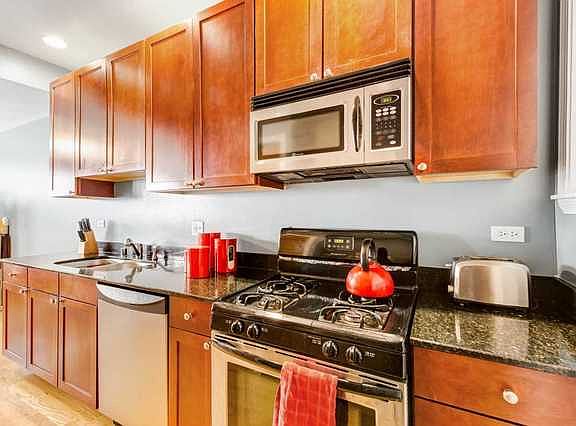 4th image of 1342 W Estes Ave APT 2N