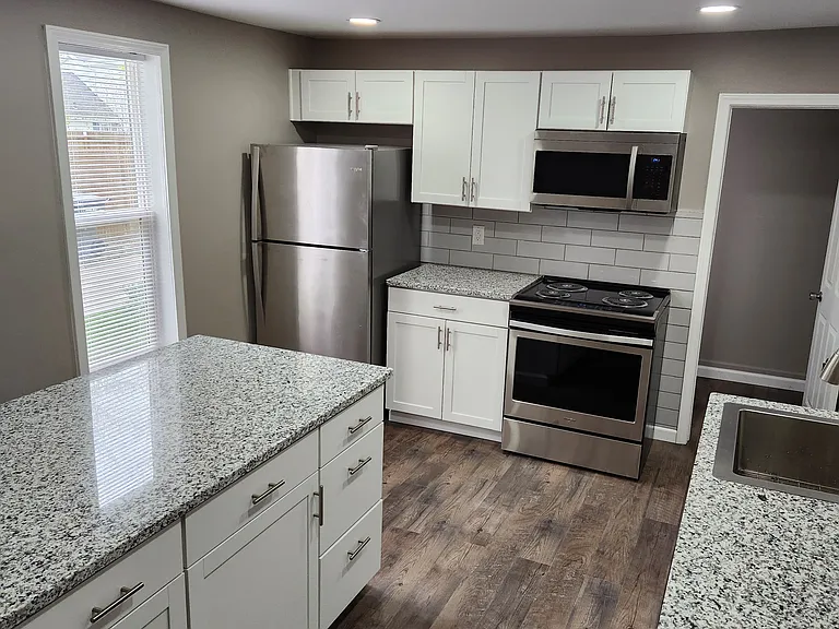 1025 Morrison Ave — Photo 7