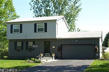 2nd image of 577 Aurora Dr