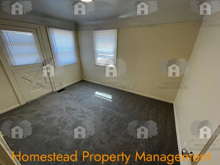 287 SE Ash St — Photo 24