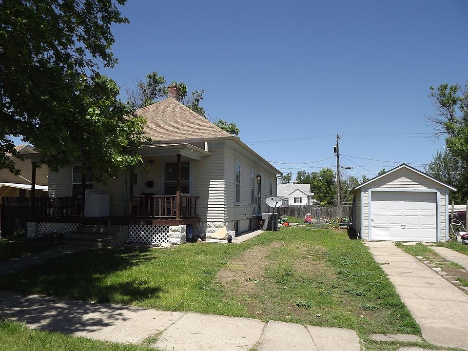 1st image of 215 E 14th St