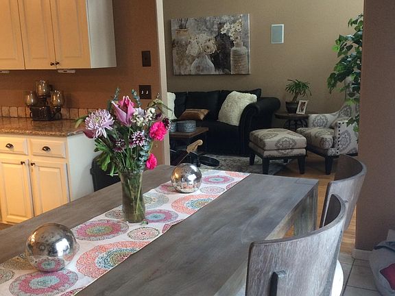 Dining room in kitchen 
