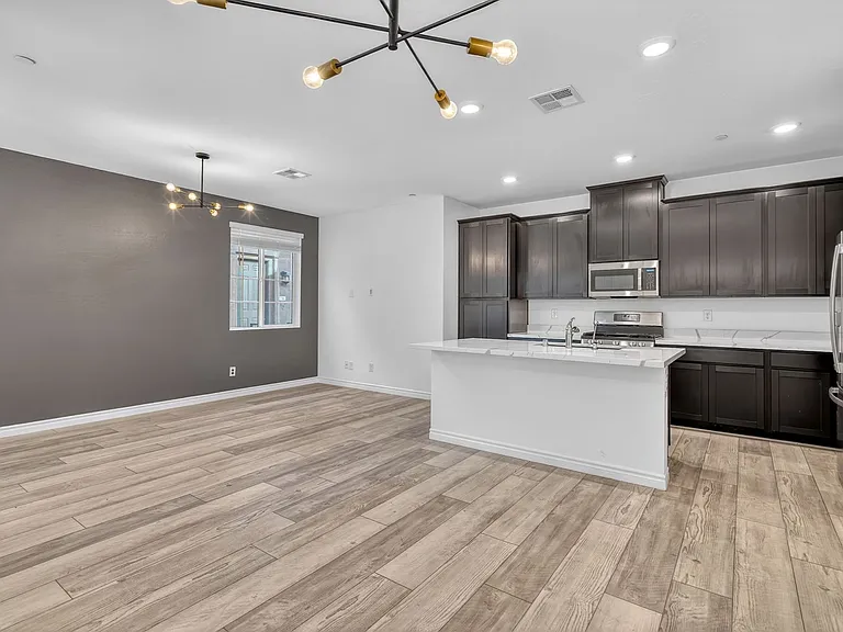 25 Barbara Ln #60 — Photo 6