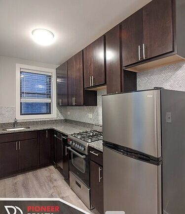 2nd image of 431 W Belden Ave #203C