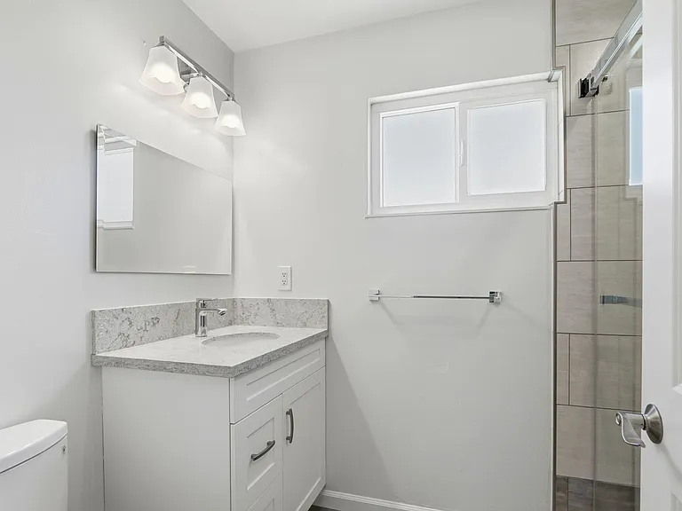 4737 Regina Way — Photo 9