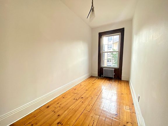 5th image of 214 Saint James Pl #4A