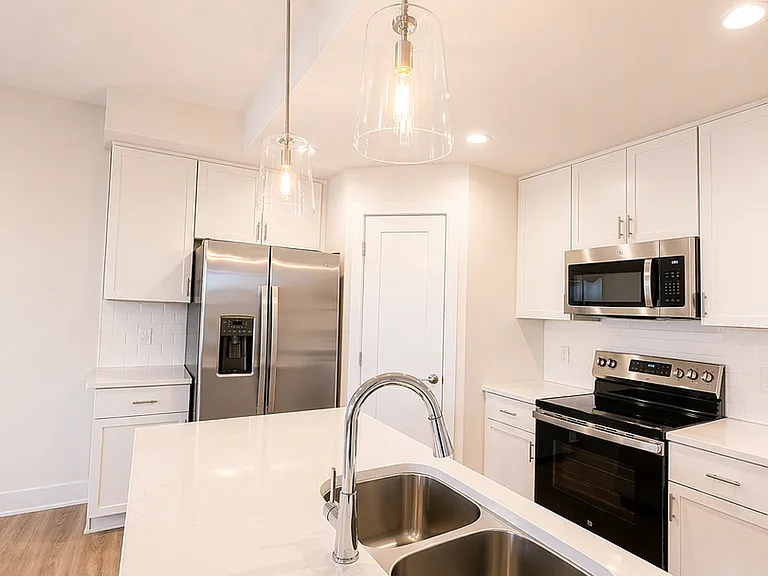Hughes Century Crossing Townhomes — Photo 25