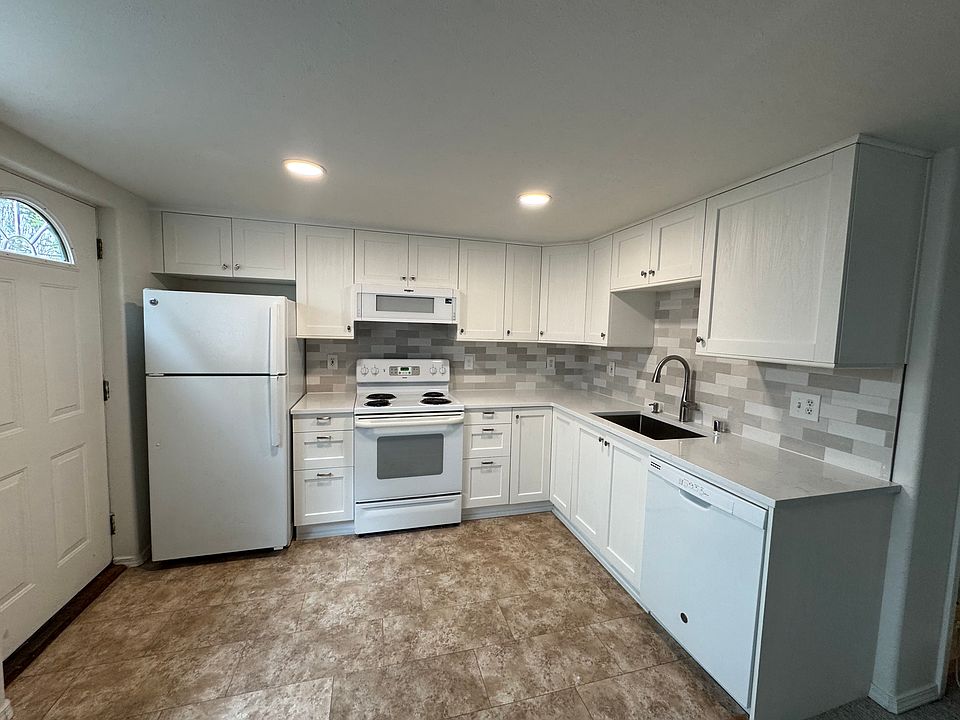 1st image of 3042 22nd Ave W #B