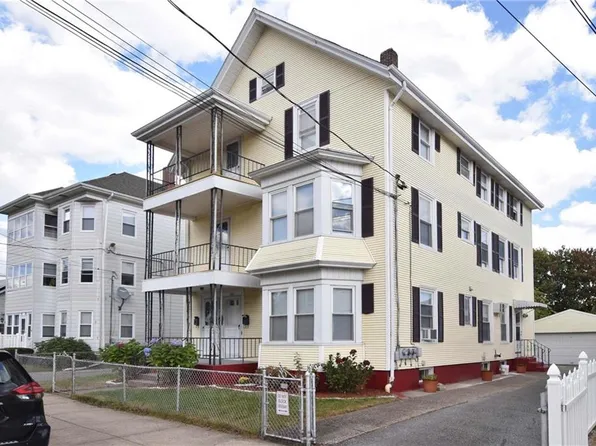 151 Kenyon Ave, Pawtucket, RI 02861