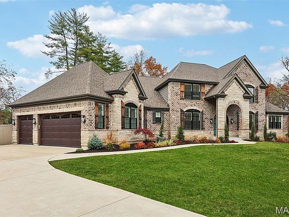 5th image of 115 Ladue Pine Woods Pl