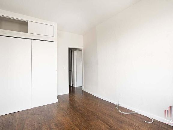 4th image of 110 Convent Ave #30