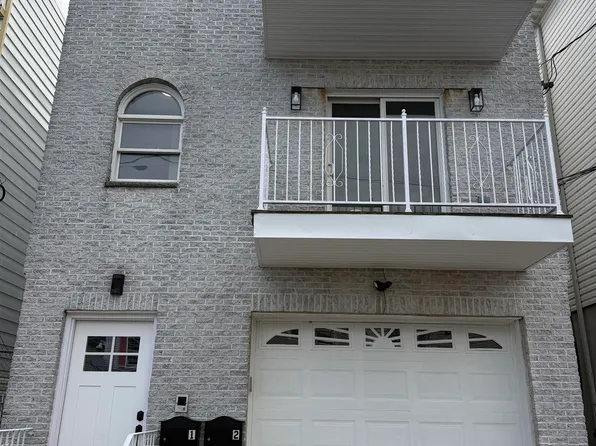 129 Myrtle Avenue image 1 of 14