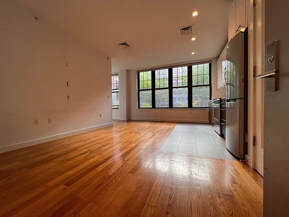1st image of 123 Parkside Ave #3G