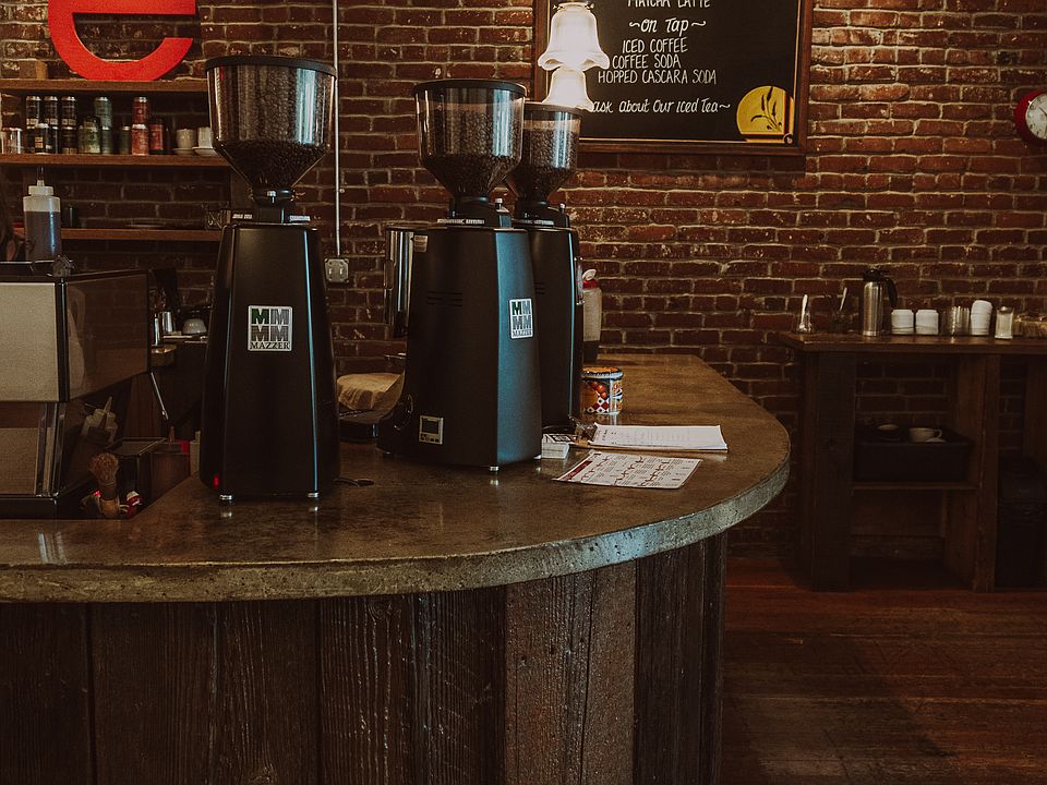 Red E cafe - literally around the block