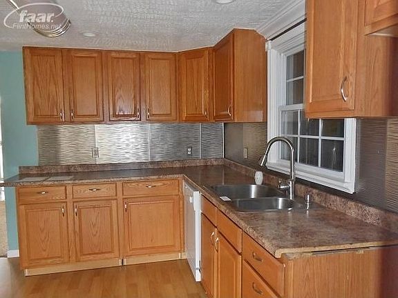 5th image of 1143 W Boatfield Ave