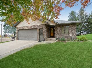531 2nd St S, Coggon, IA 52218