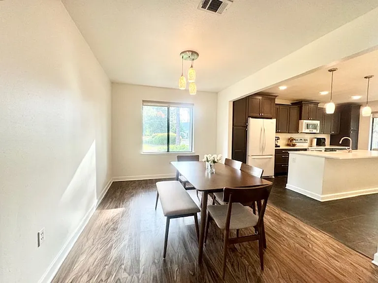 155 Gleneagles Dr — Photo 2