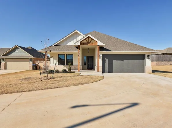 208 Camellia Cir, Noble, OK 73068