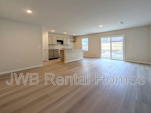 4th image of 1539 W 45th St