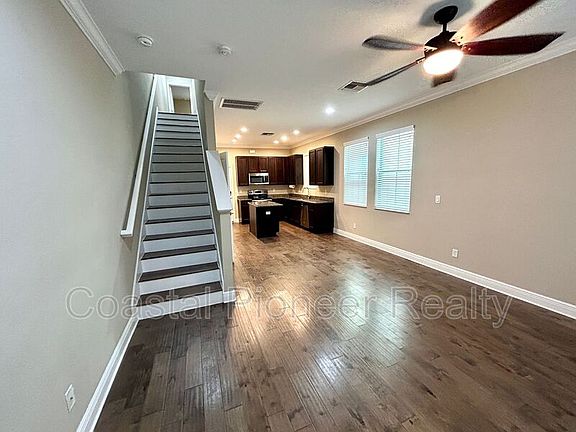 5th image of 851 Aurora Way