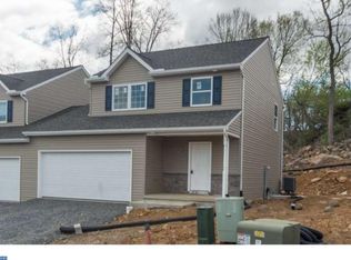 223 Red Fern Dr, East Earl, PA