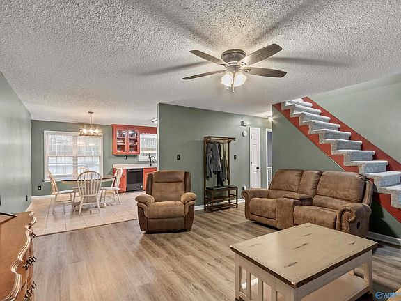 5th image of 22414 Howard St