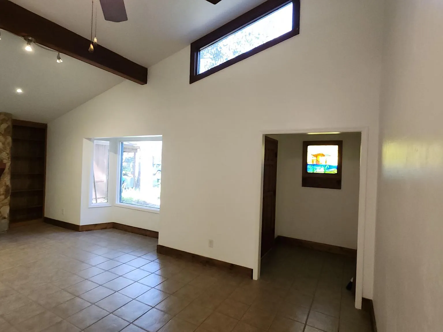 3 bed, 1250 sqft, $1,799 — Photo 4